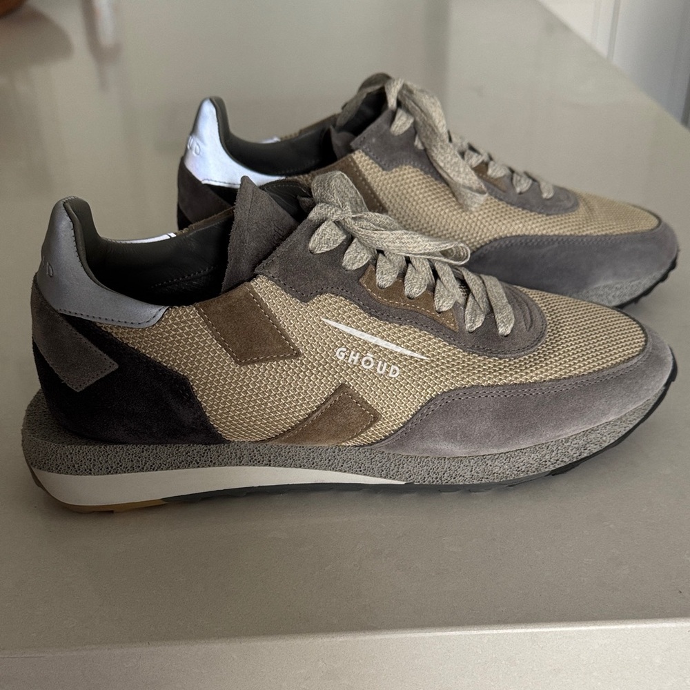 GHOUD  Venice sneakers rush low top.